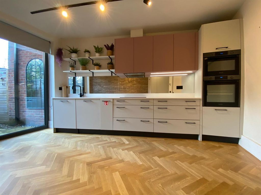 Property photo 1 of 27