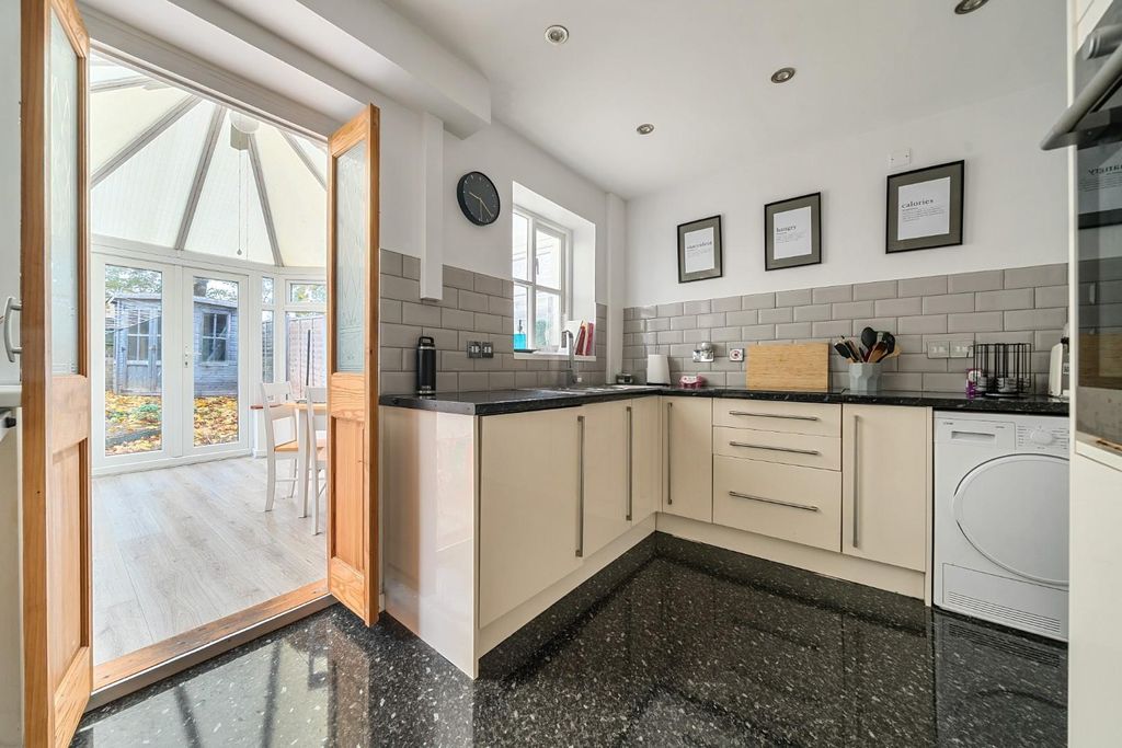 Property photo 2 of 15 1375086-13-690485667c7F8.Jpg