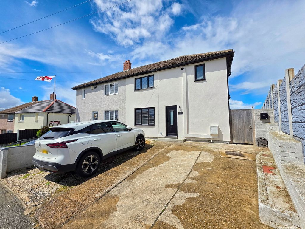 Property photo 2 of 21