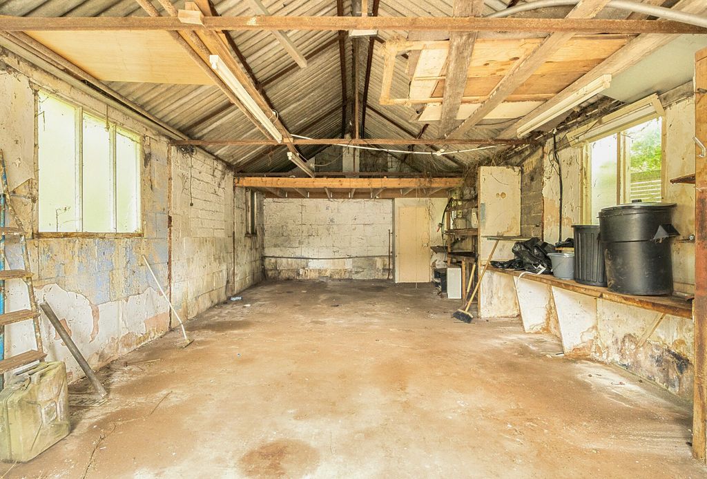 Property photo 3 of 6 Internal