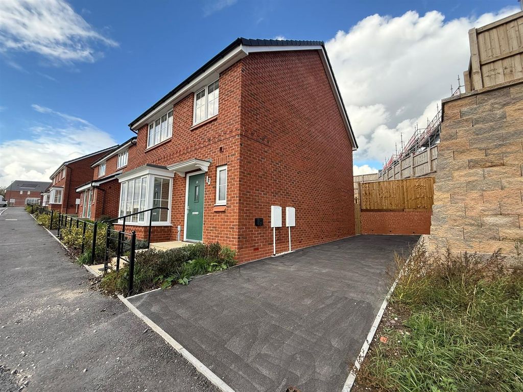 Property photo 2 of 18 c90A75F9-7242-4A43-95A5-39622925F299.Jpg