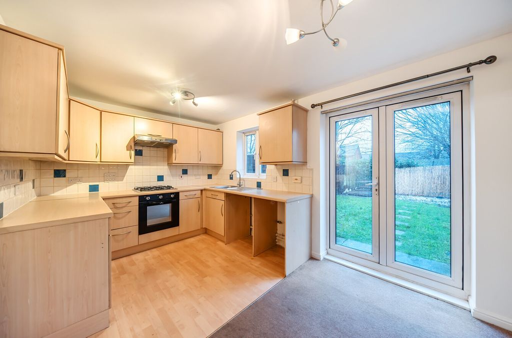 Property photo 2 of 22 1401602-14-696911...