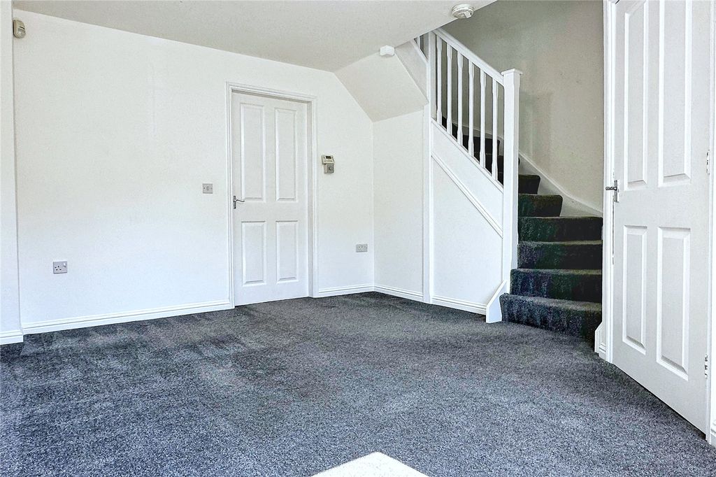 Property photo 3 of 23 Living Room