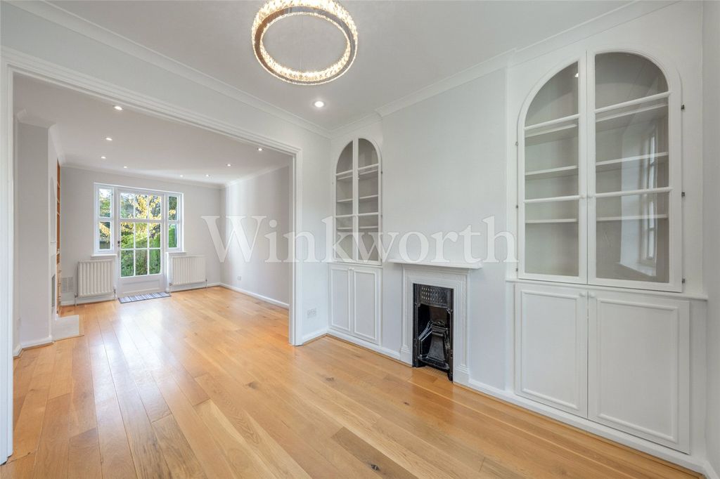 Property photo 1 of 19 Picture No. 04