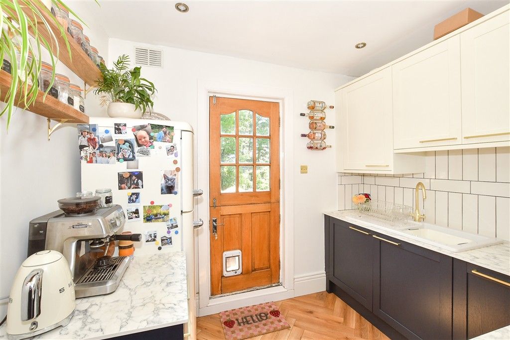 Property photo 3 of 14 Kitchen