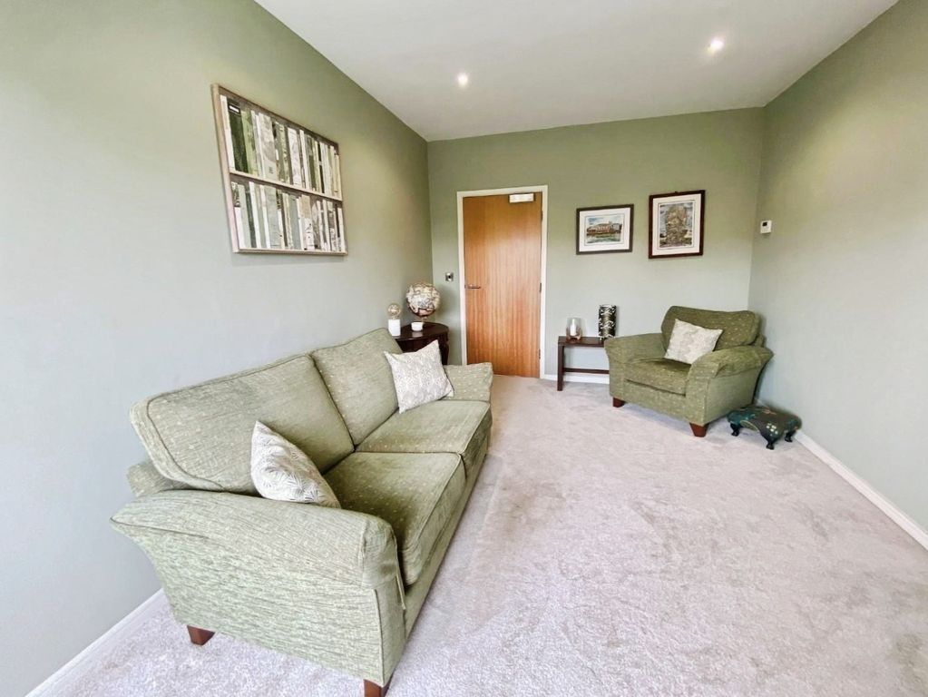 Property photo 3 of 14 Pbox-Img.Jpg
