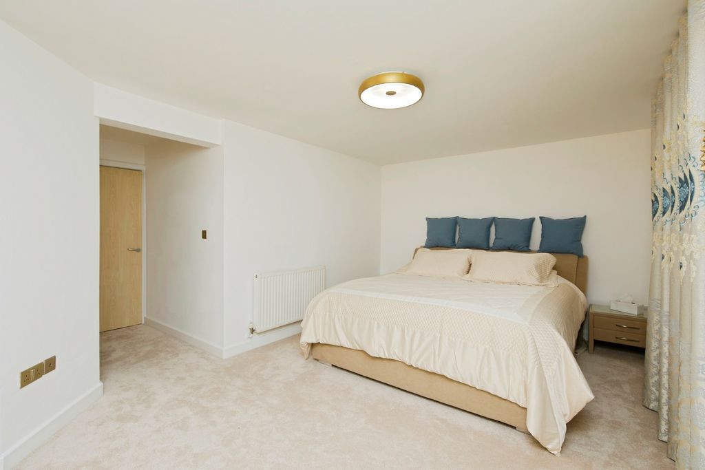 Property photo 3 of 17 Bedroom One
