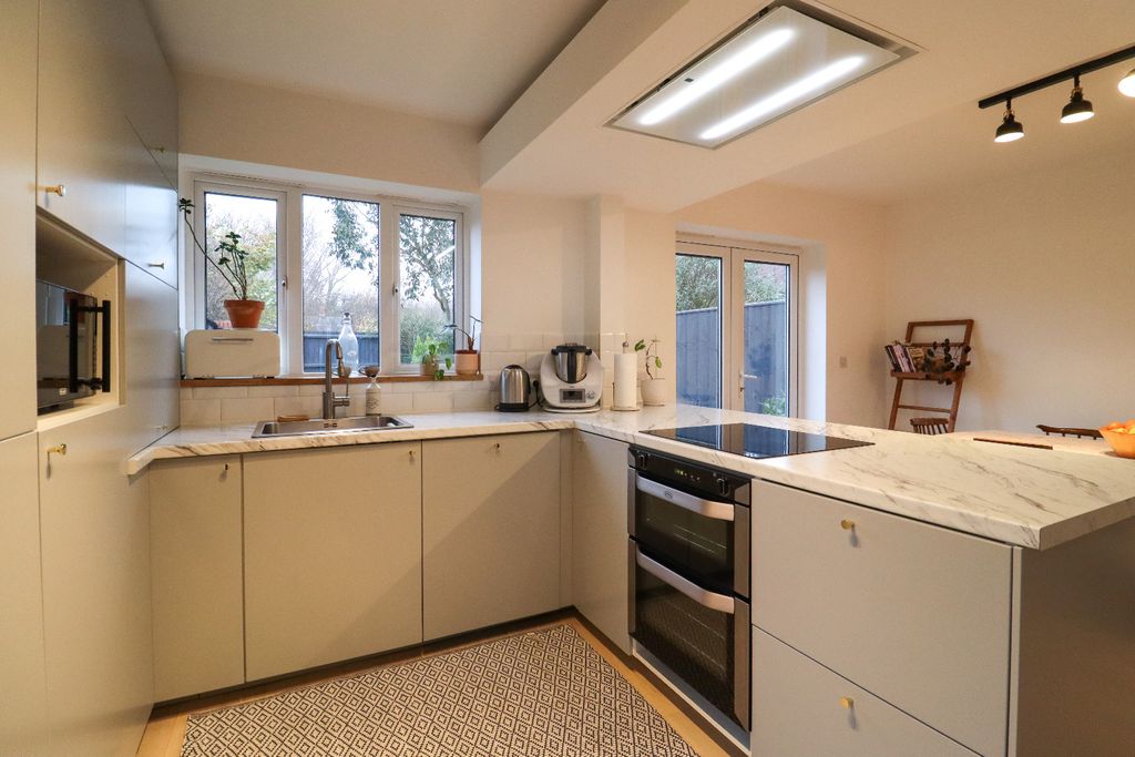 Property photo 2 of 22 3645425