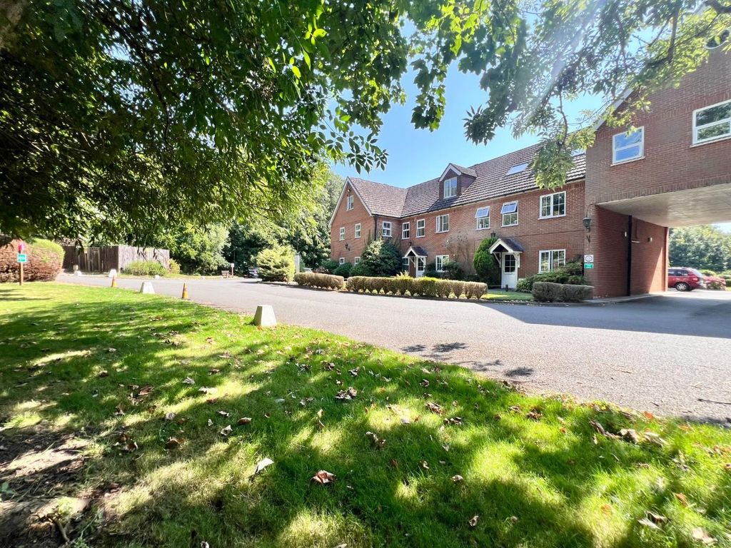 Property photo 3 of 12