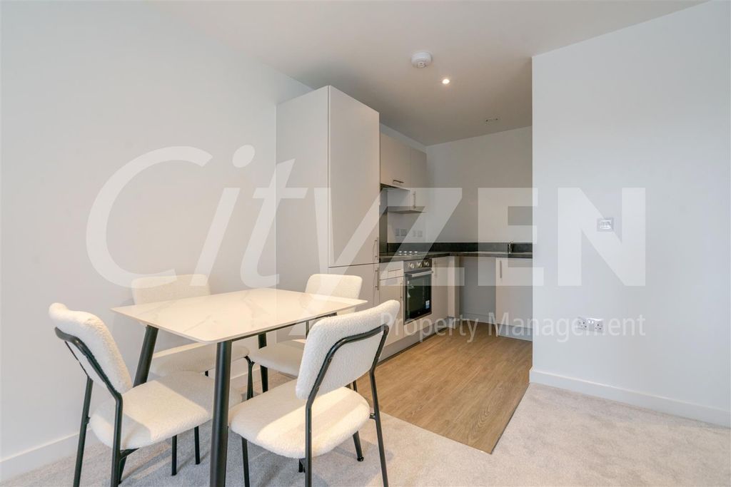 Property photo 2 of 9 Studio