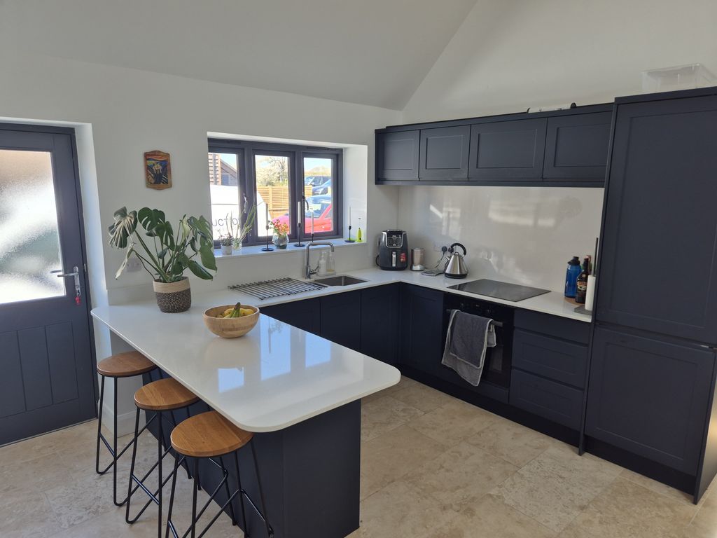 Property photo 2 of 12 90712A0A-E663-478c-Aeaf-d0542A583B42 (1)