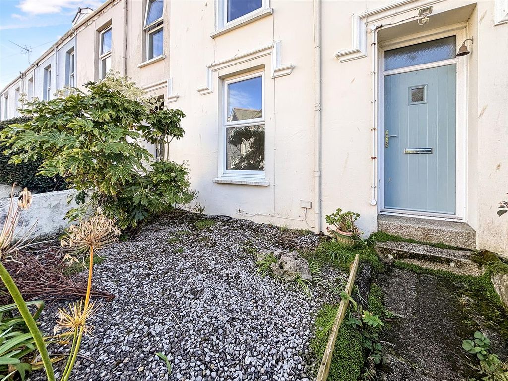 Property photo 3 of 17