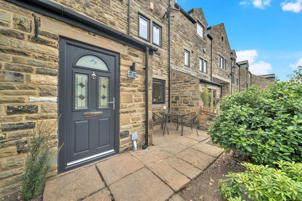 Property photo 2 of 30