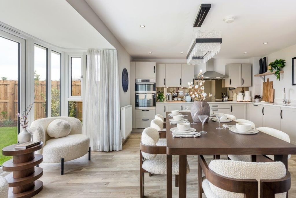 Property photo 2 of 10 Kitchen/Dining Space In 4 Bed Detached Home