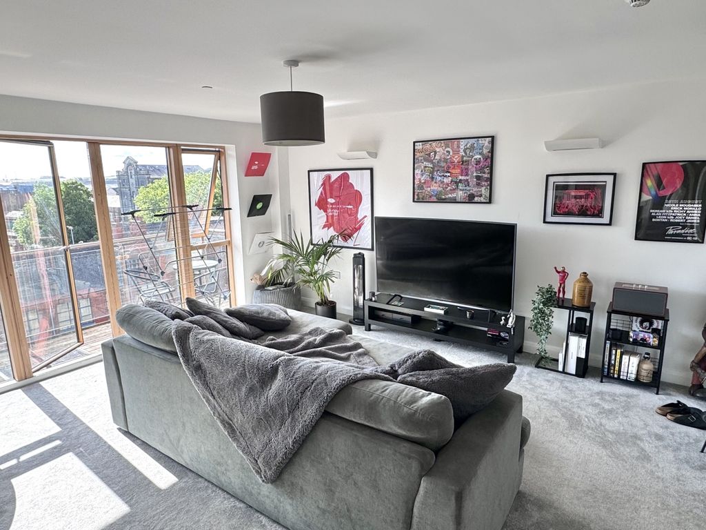 Property photo 3 of 13 Img_4961