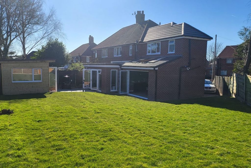 Property photo 2 of 32