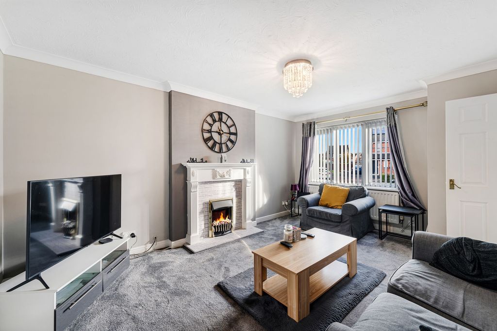 Property photo 2 of 21