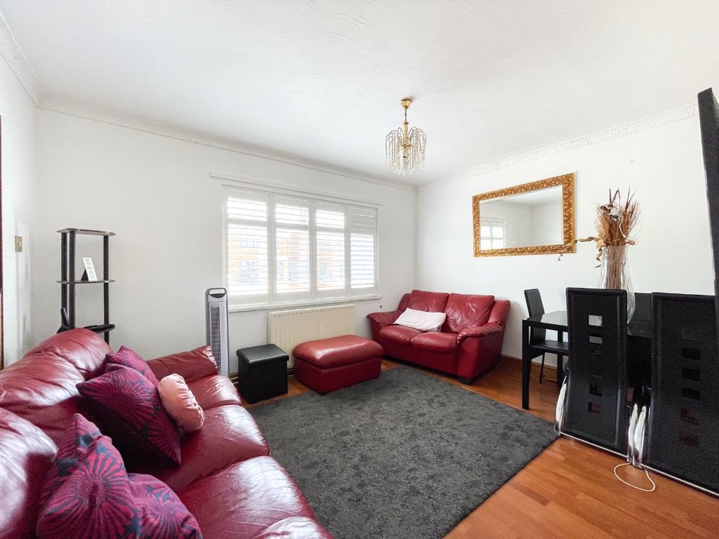 Property photo 3 of 17 4212276