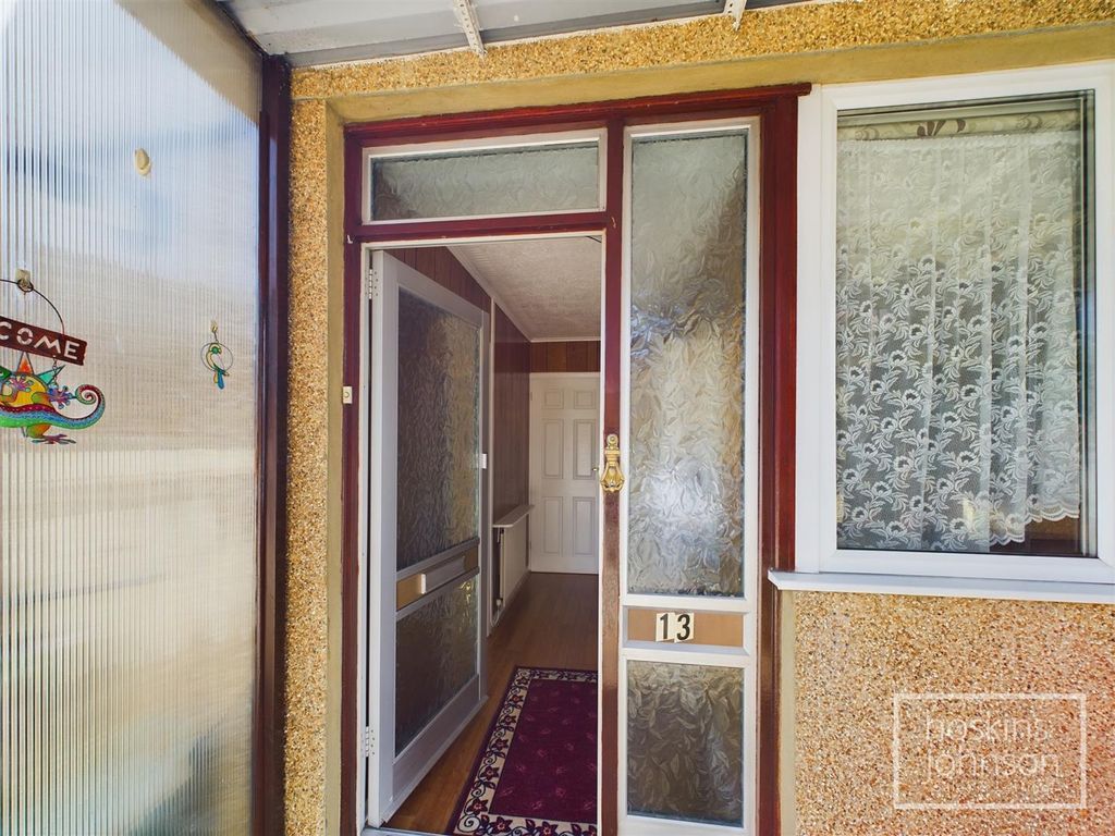 Property photo 2 of 21 Entrance Hall