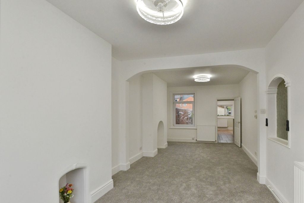 Property photo 3 of 23 Pbox-Img.Jpg