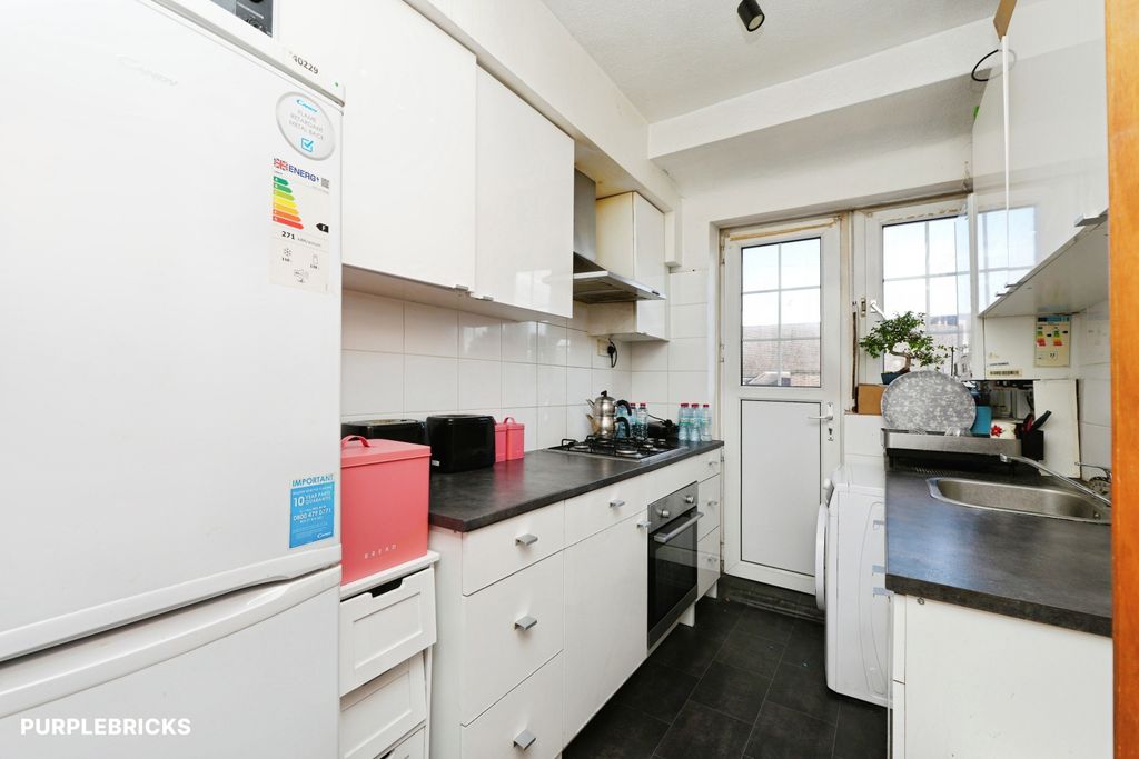Property photo 3 of 14
