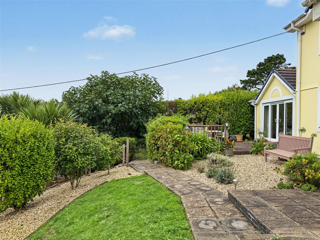 Property photo 3 of 21 Picture No. 29