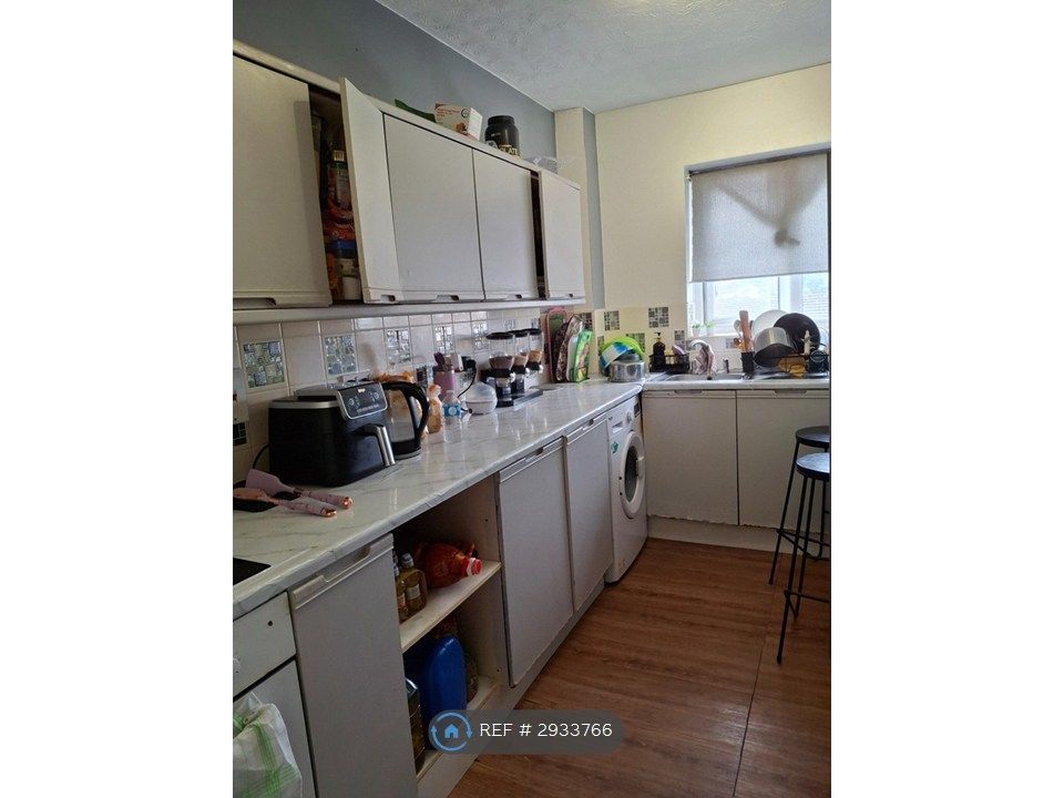 Property photo 3 of 5 Kitchen