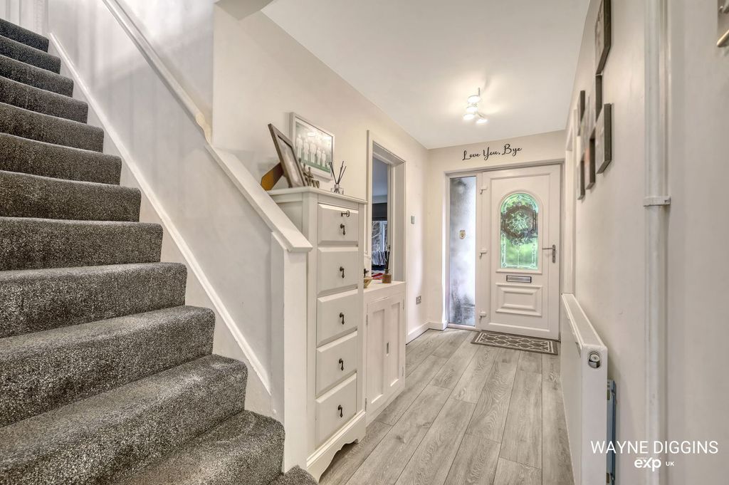 Property photo 2 of 23