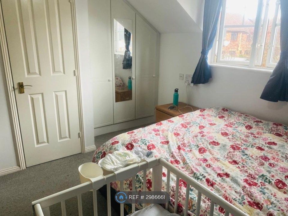Property photo 3 of 12 Inbuilt Storage