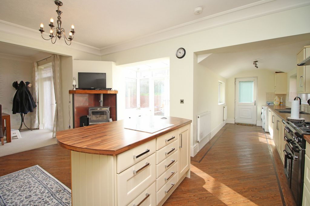 Property photo 3 of 25