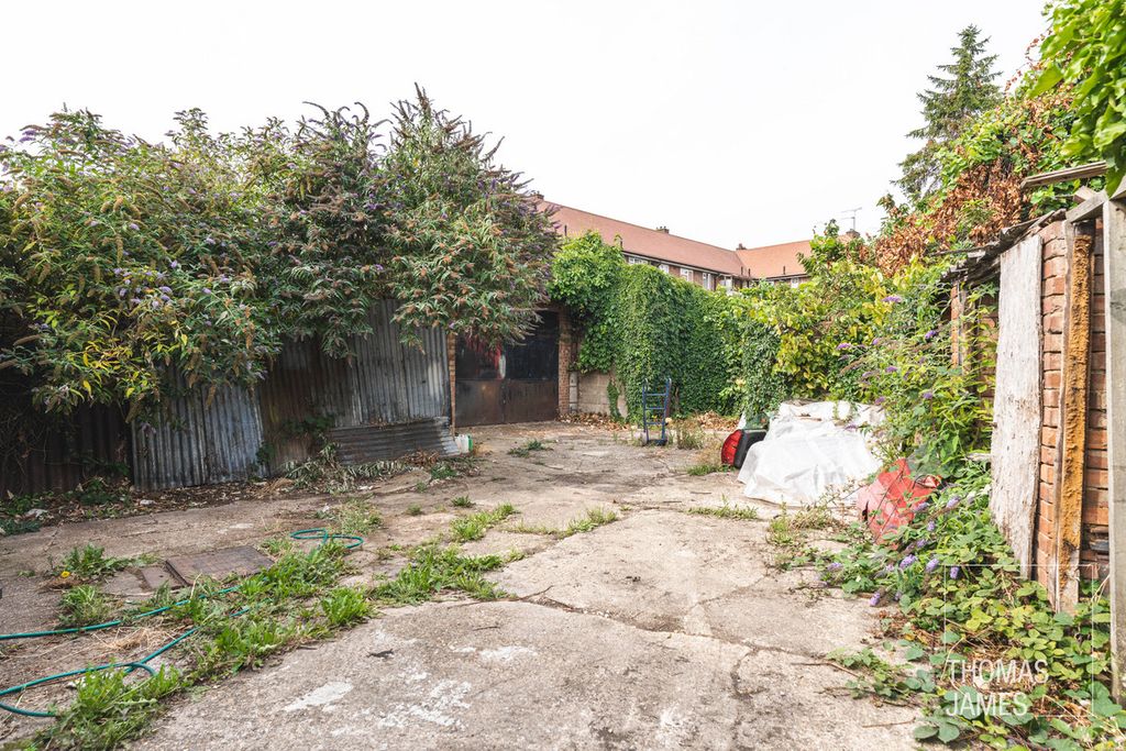 Property photo 3 of 13