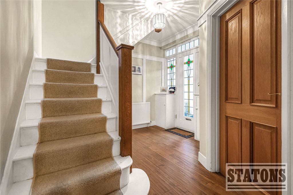 Property photo 2 of 13 Picture No. 10