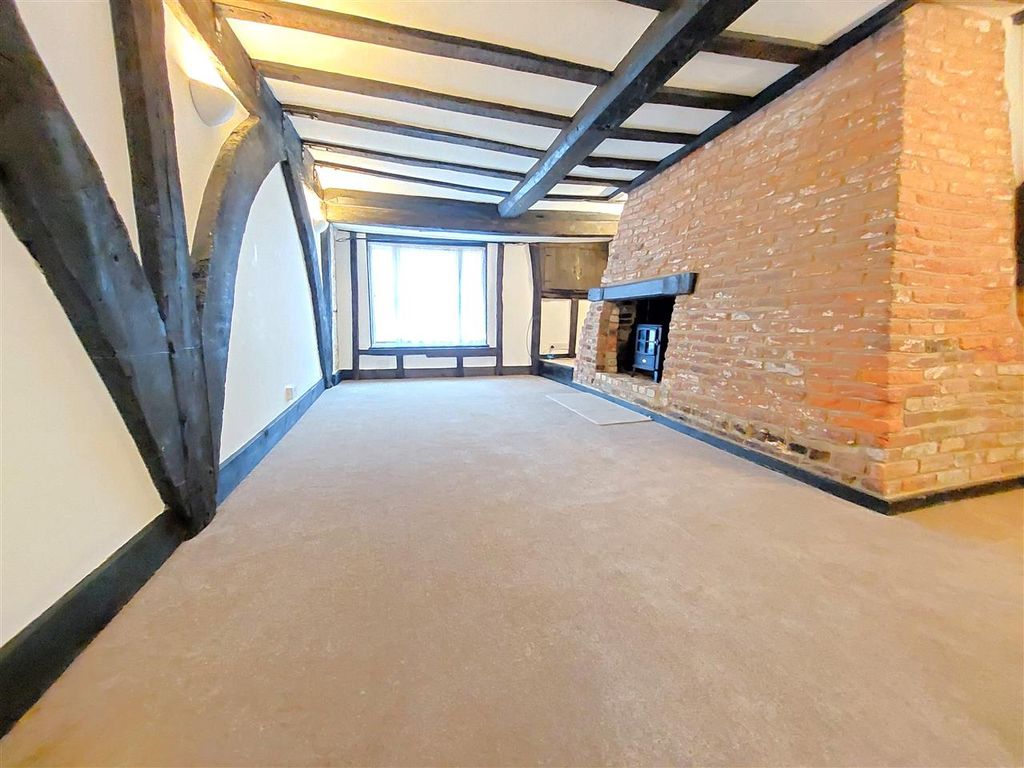 Property photo 2 of 10 Living Room