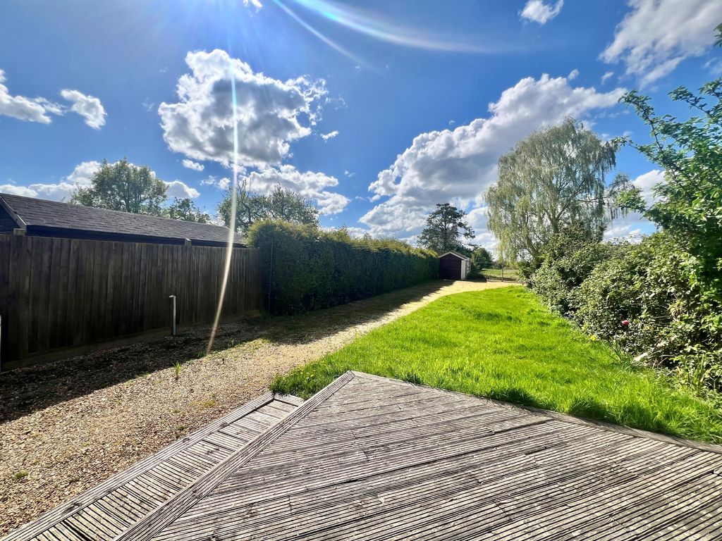 Property photo 2 of 7 Garden