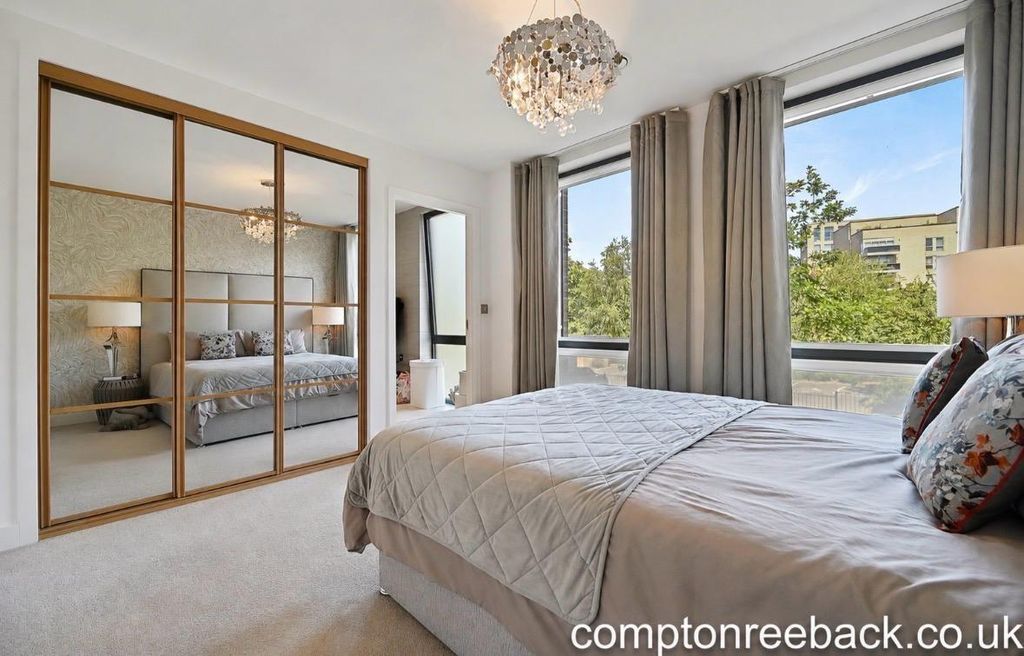 Property photo 3 of 10 Master Bedroom (1).Jpeg