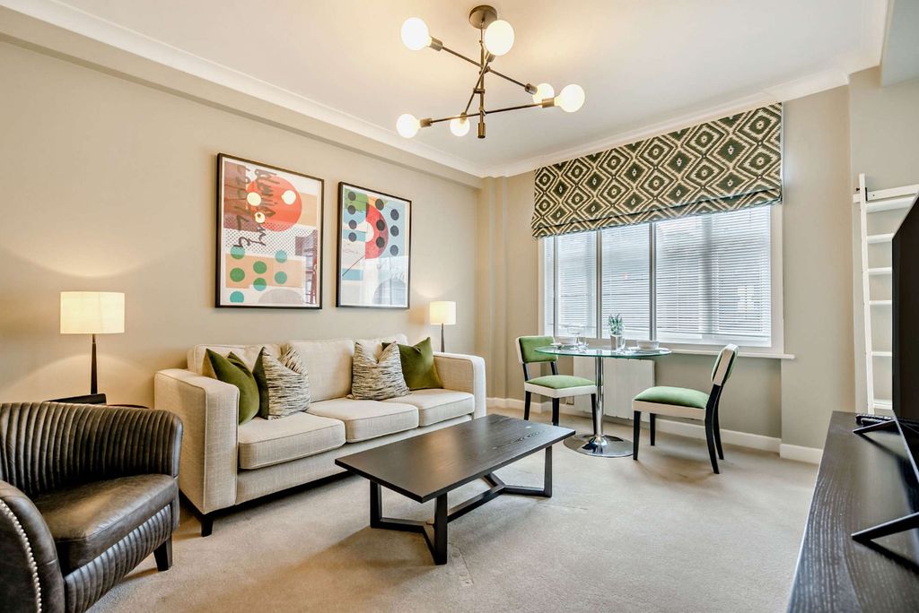 Property photo 1 of 8 2473570