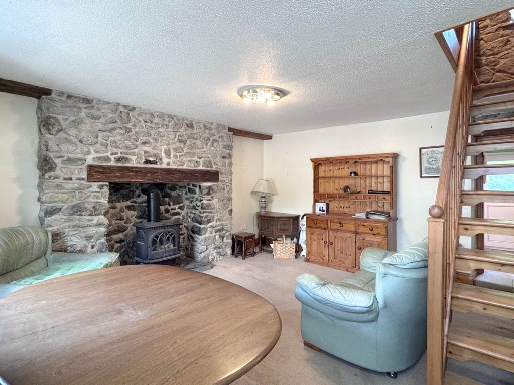 Property photo 3 of 32