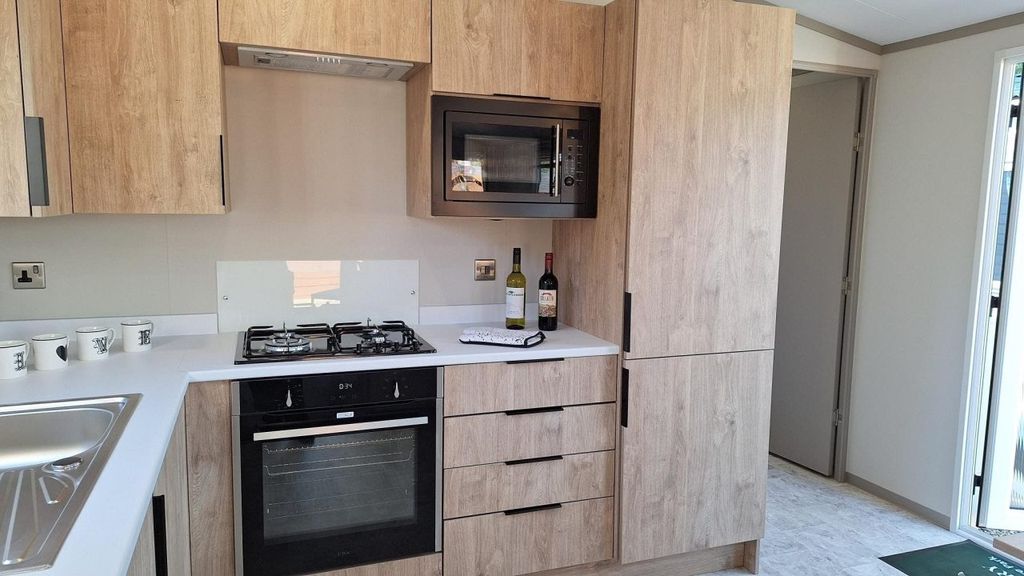 Property photo 1 of 7 - Victory Stonewood For Sale