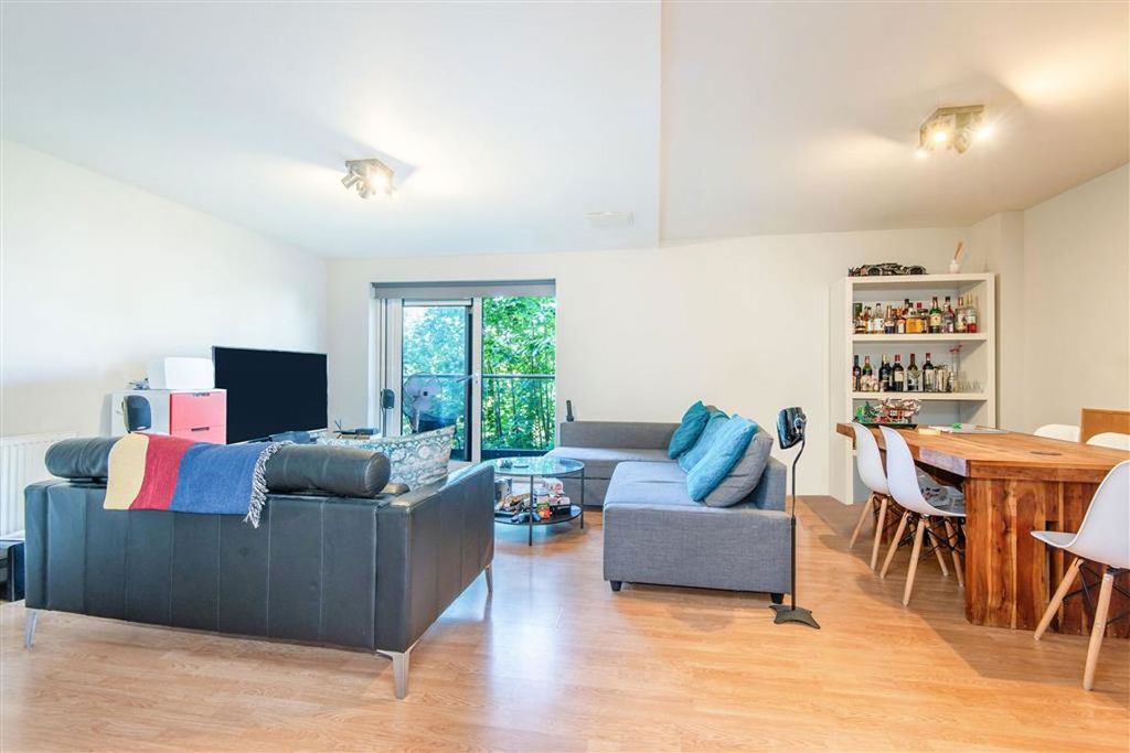 Property photo 2 of 6