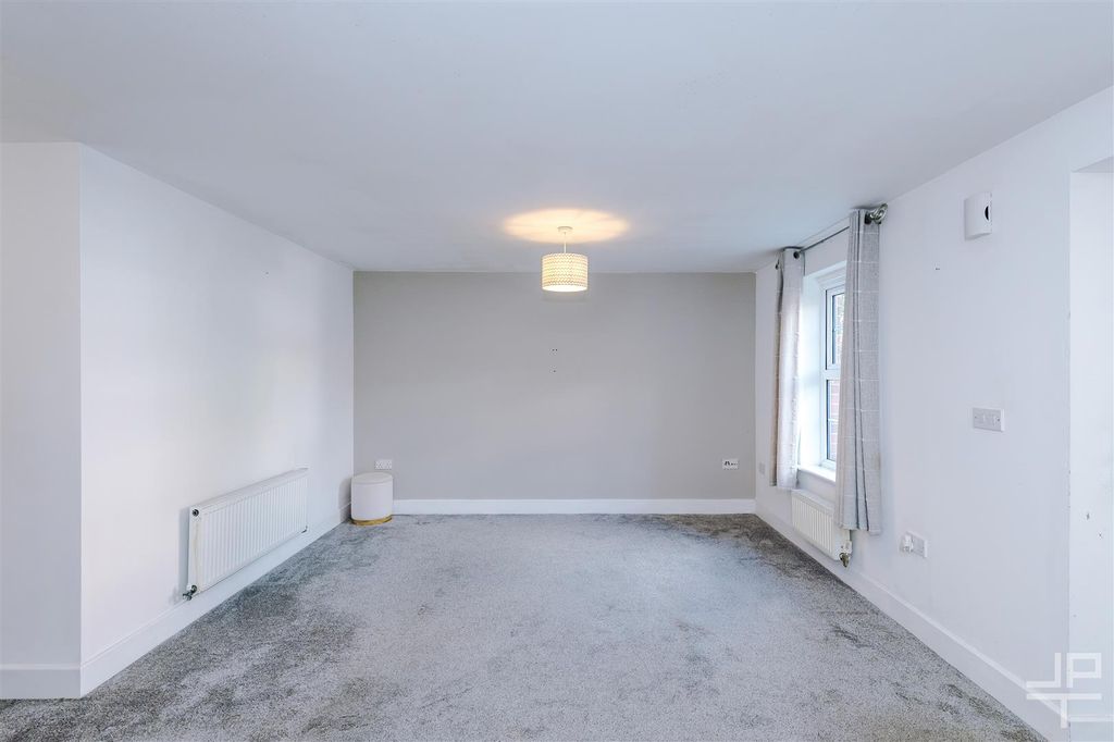 Property photo 2 of 26 Brentwoodgrove-Jpt-30.Jpg