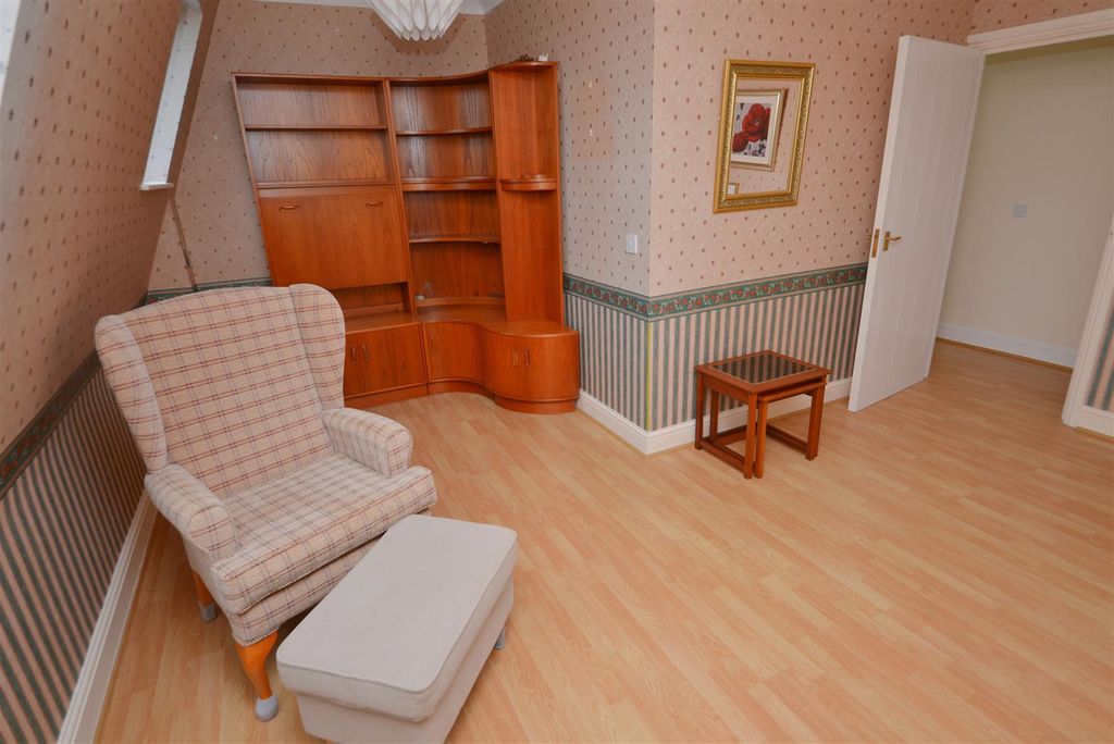 Property photo 3 of 13 Lounge/Diner