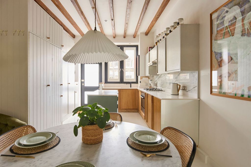 Property photo 3 of 31