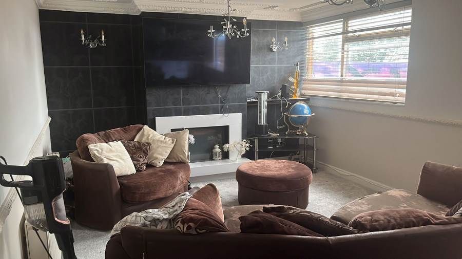 Property photo 1 of 12