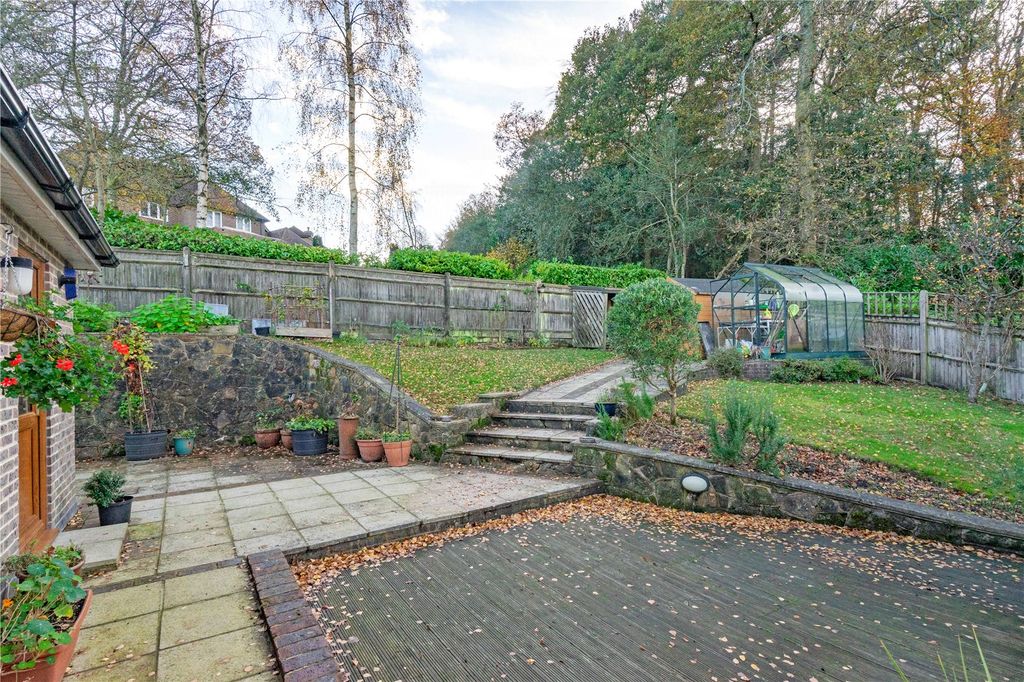 Property photo 2 of 19 Garden