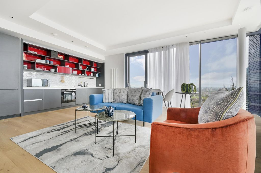 Property photo 3 of 12