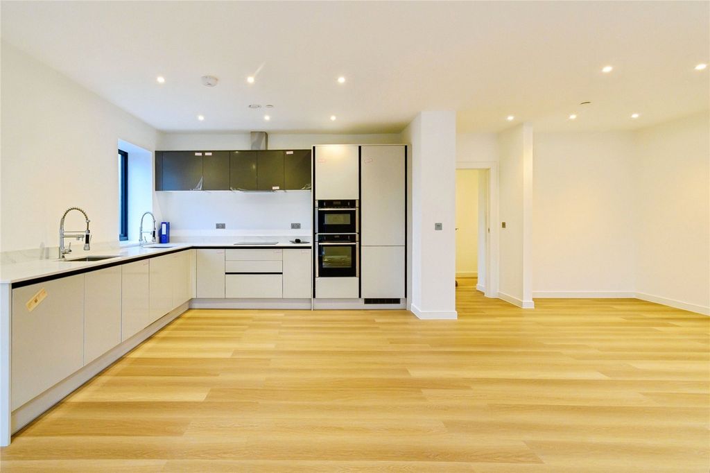 Property photo 1 of 19 Picture No. 09