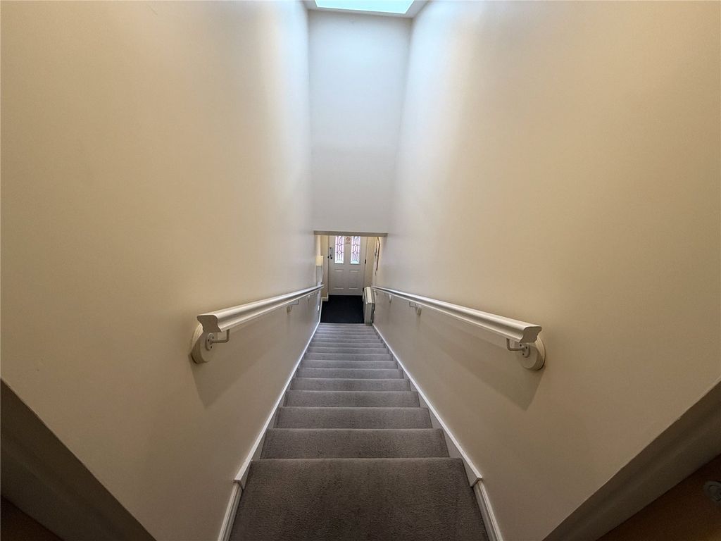 Property photo 2 of 13 Picture No. 12