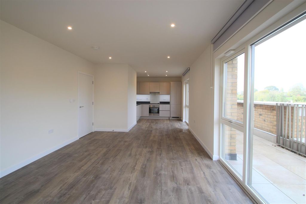 Property photo 2 of 9 Recep + Kit.Jpg