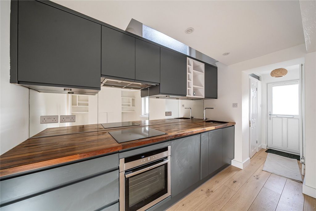 Property photo 3 of 13 Picture No. 25