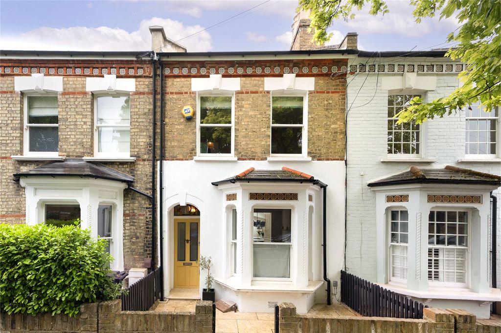 Property photo 1 of 15 External